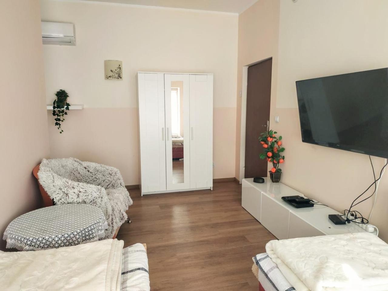 Apartamenty Gorki Male Tuszyn Exterior photo